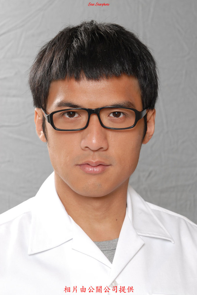 李雨阳饰陈家权