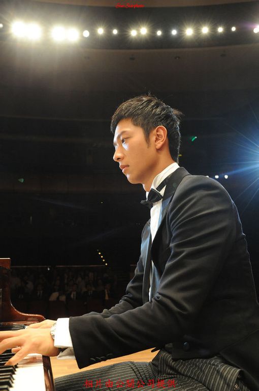 《搜下留情》海报第15张图片