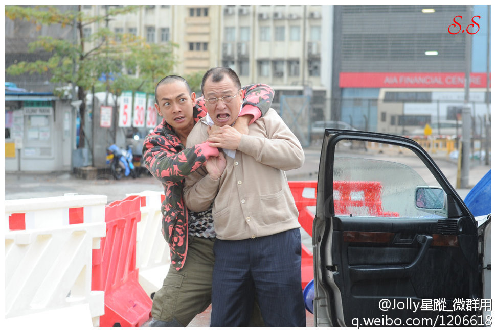 《女警爱作战》剧照第17张图片