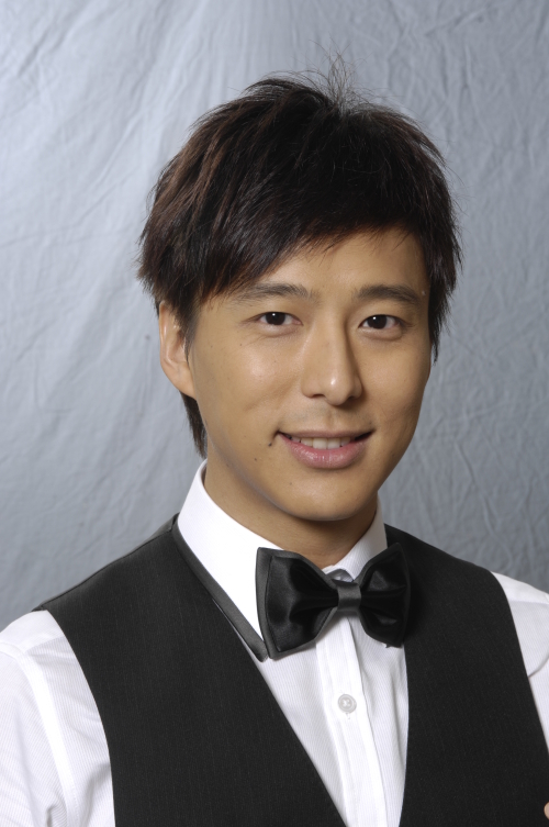 邓健泓饰靳子谦