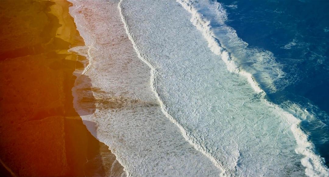 《冲浪英豪》海报