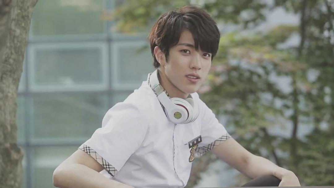 《爱在高中》剧照第42张图片