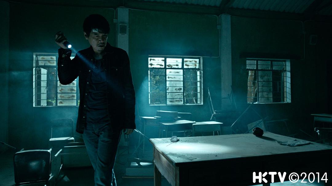 《夜班》海报第12张图片