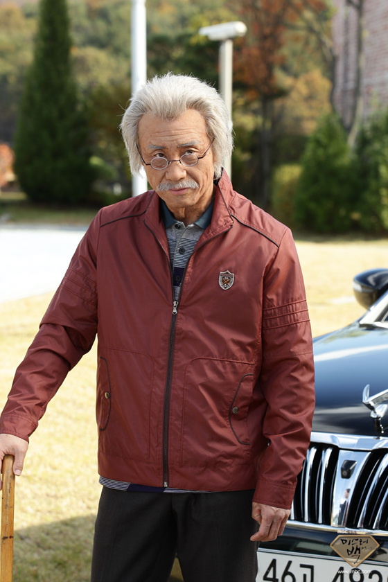 《Mr.Back》海报第37张图片