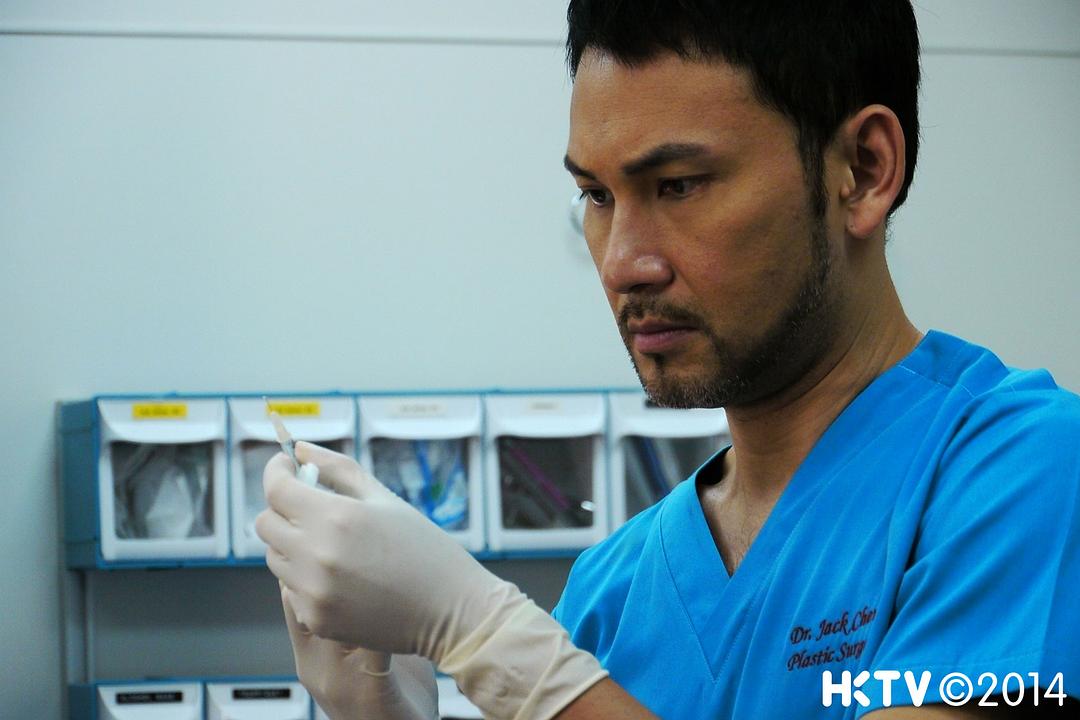 《三面形医》海报