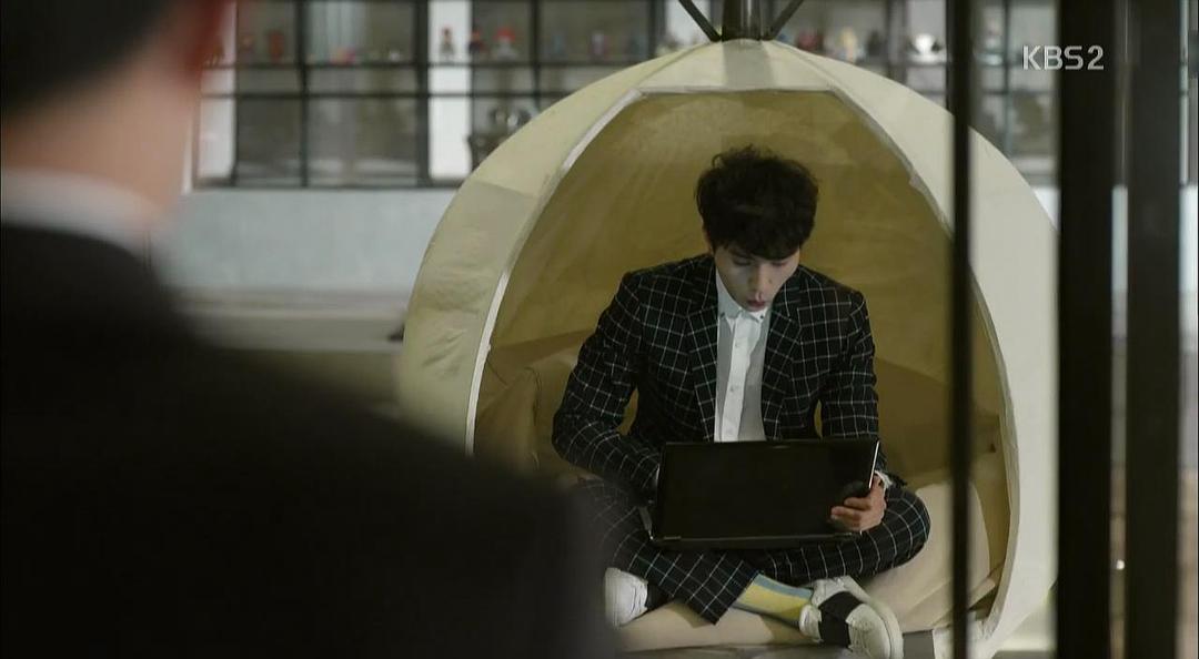 《钢铁人》剧照第41张图片