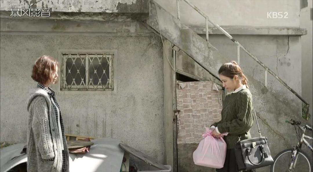 《钢铁人》剧照