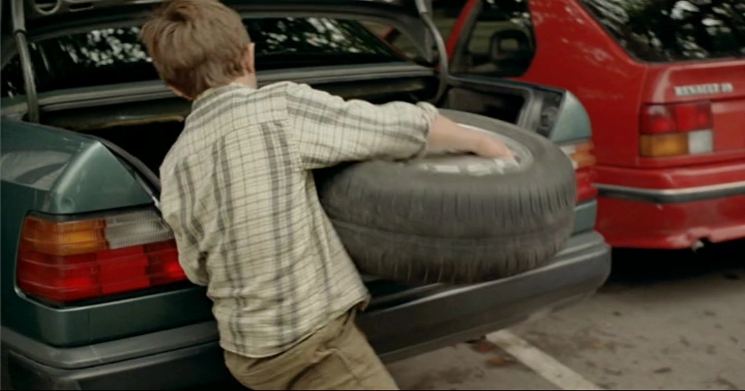 《岸的另一边》剧照第12张图片