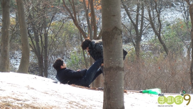 《Mr.Back》海报第60张图片