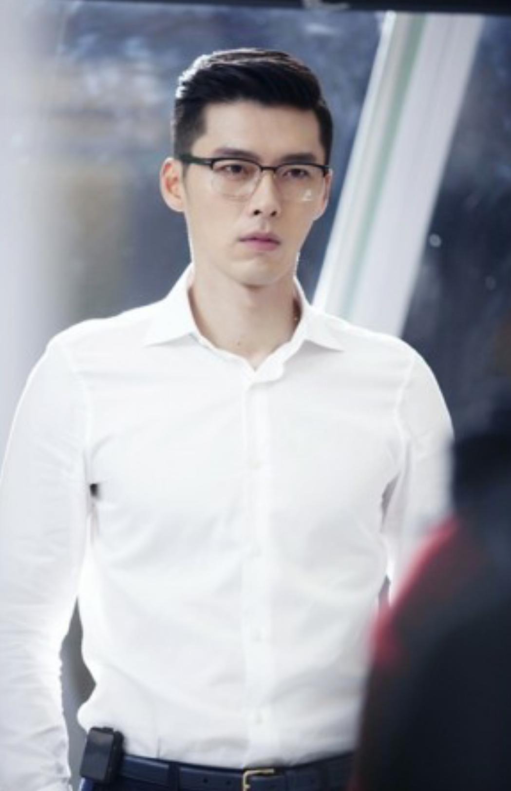 《海德、哲基尔与我》剧照第13张图片