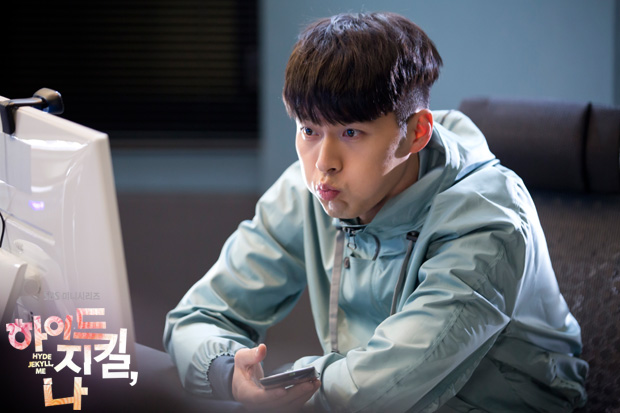 《海德、哲基尔与我》剧照第15张图片