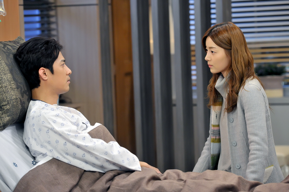 《传说的魔女》剧照第37张图片