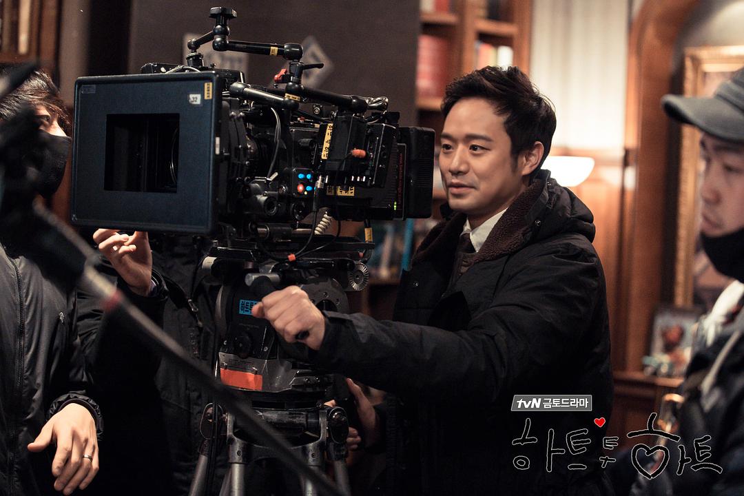 《心连心》剧照第11张图片