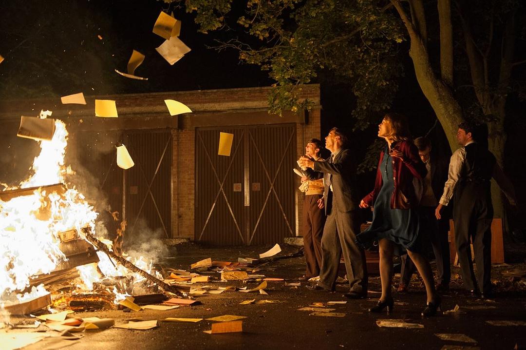 《模仿游戏》海报第11张图片