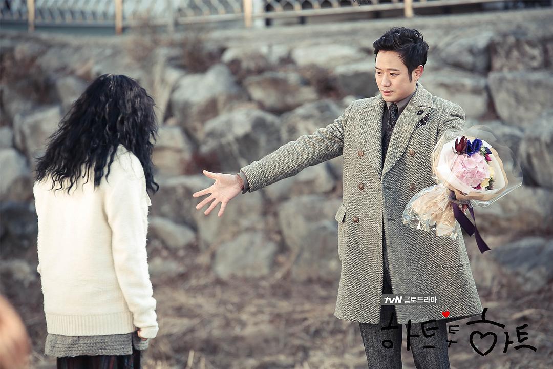 《心连心》剧照第28张图片