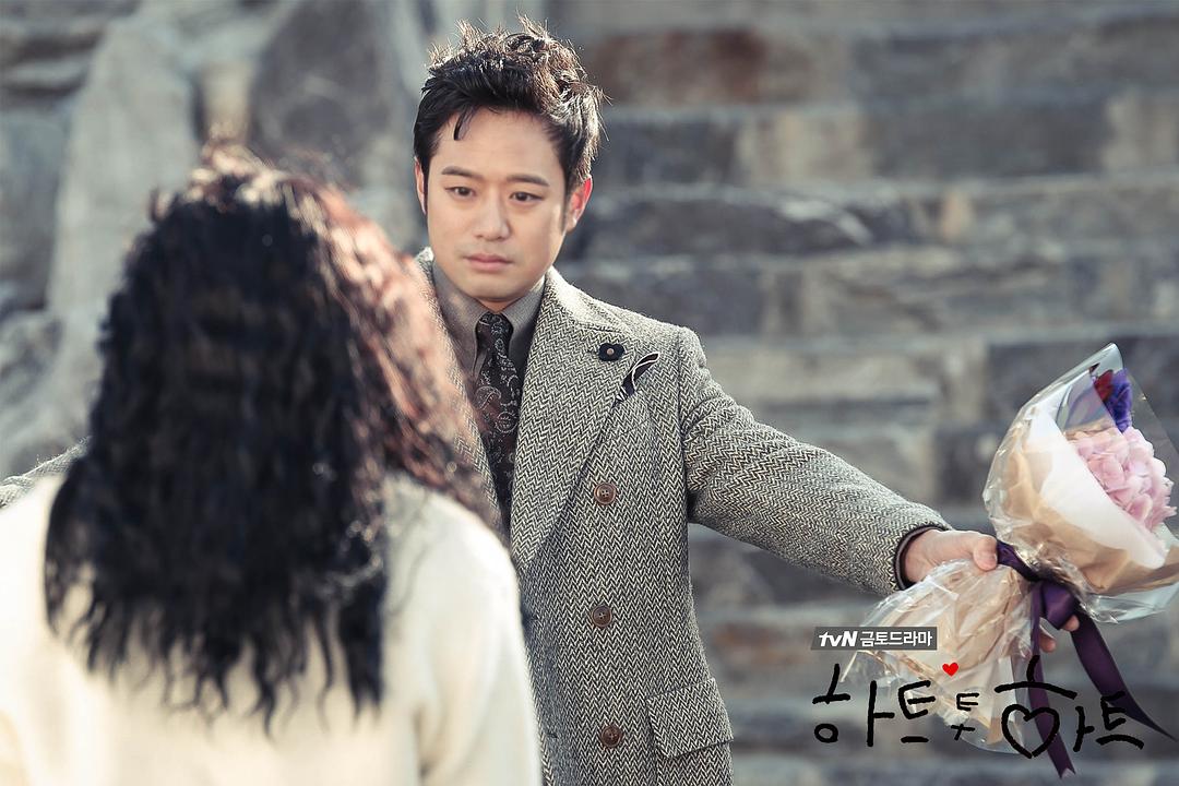 《心连心》剧照第27张图片