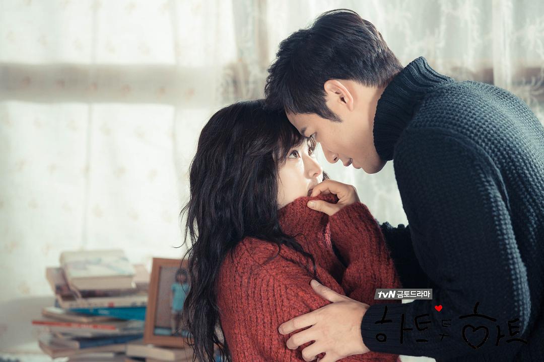 《心连心》剧照第26张图片