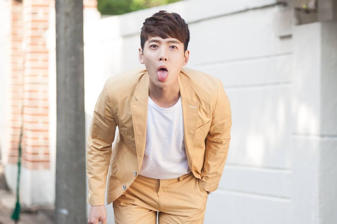 《陷入纯情》剧照第13张图片