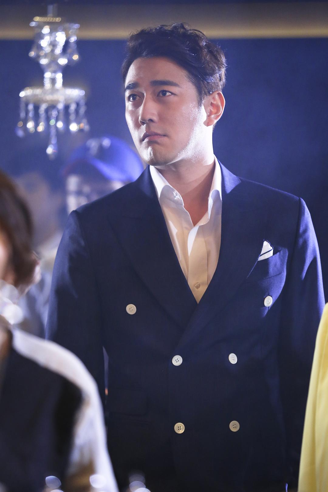 《假面》剧照第12张图片