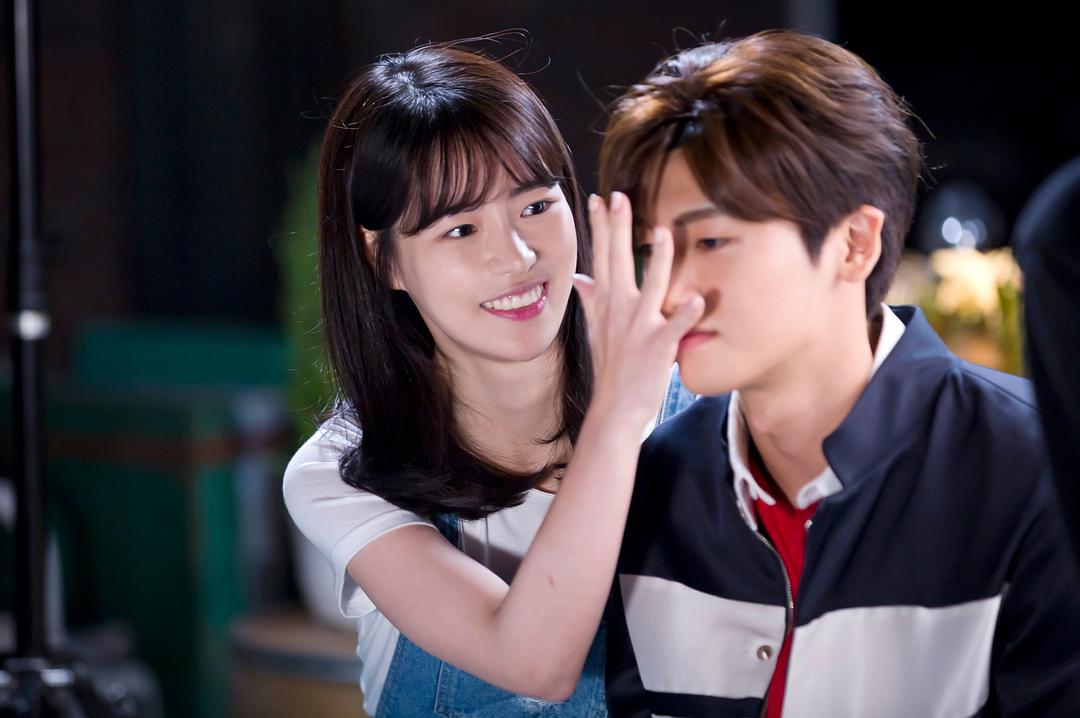 《上流社会》海报第44张图片