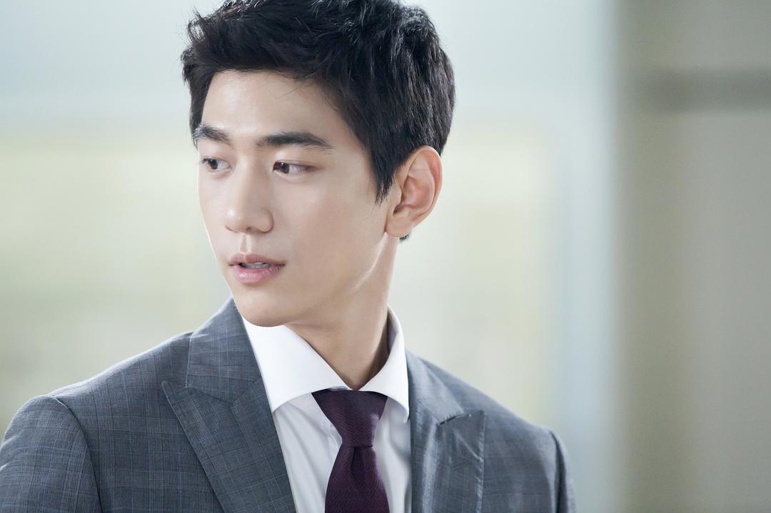 《上流社会》海报第35张图片