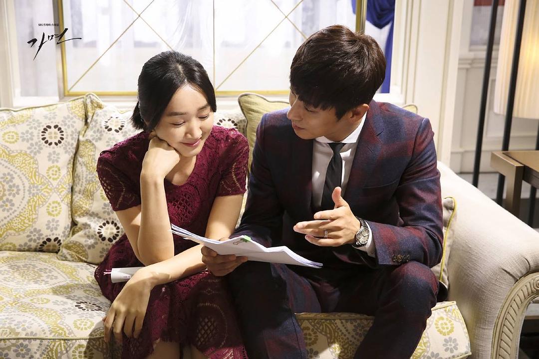 《假面》剧照第28张图片