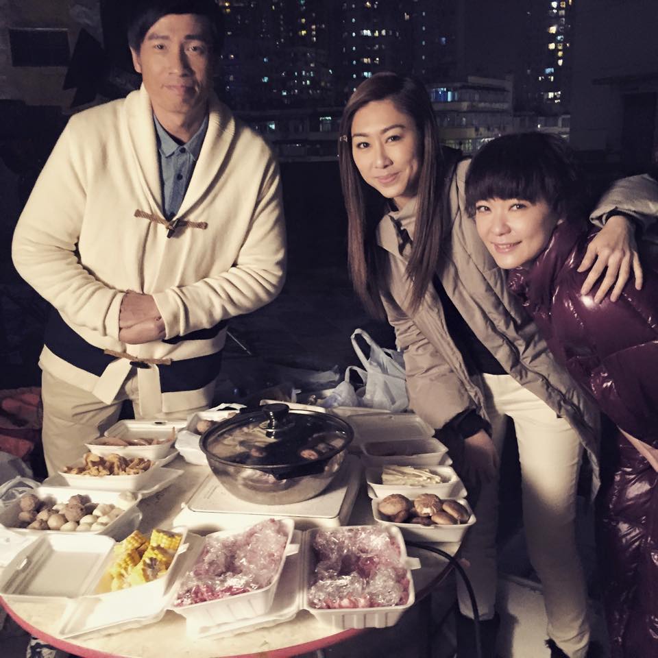 一邊開外景，一邊食火...