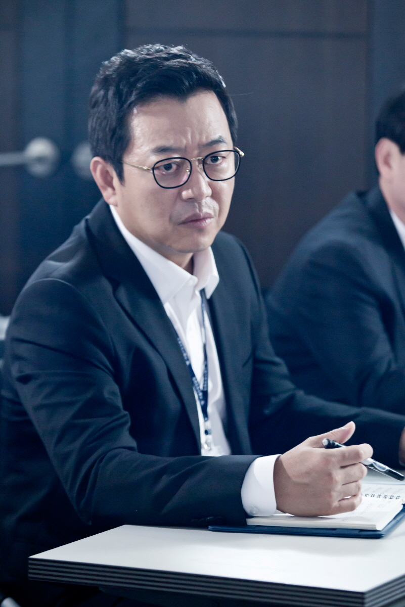 《警察夫人》剧照第28张图片