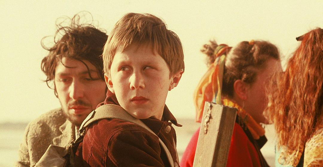 《岸的另一边》剧照第6张图片