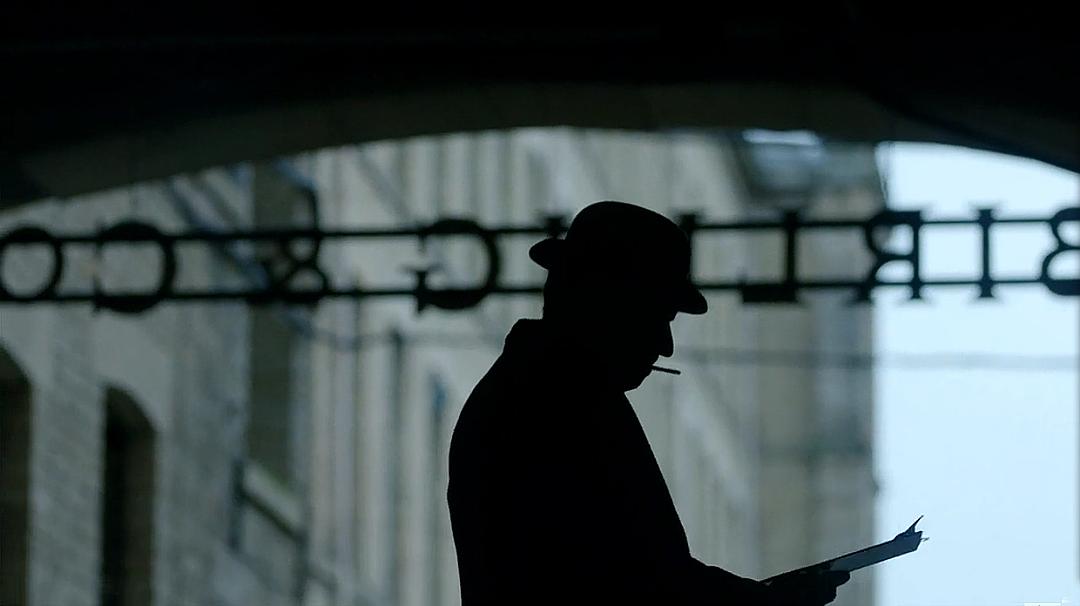 《罪恶之家》剧照第20张图片