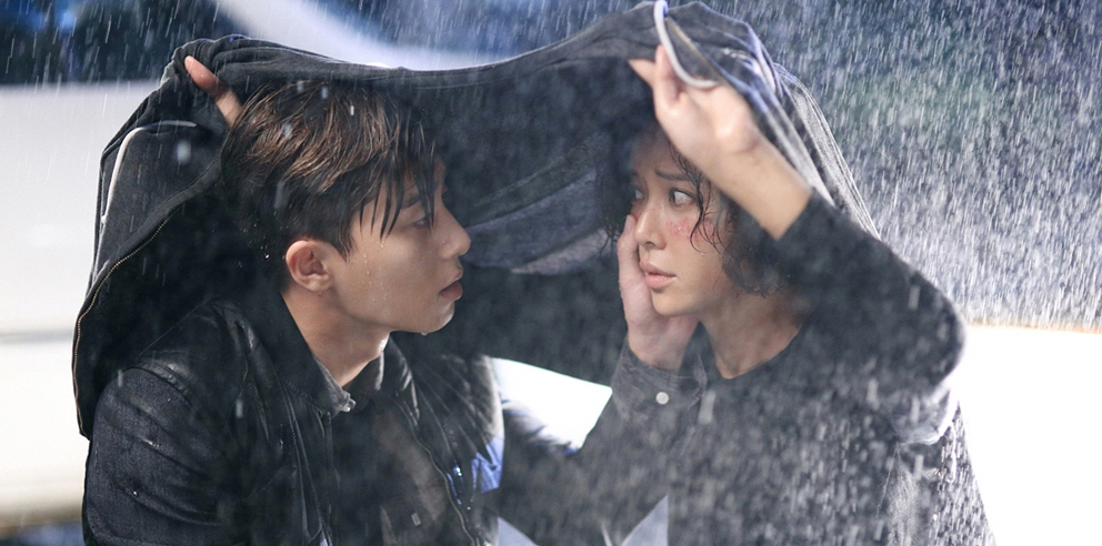 《她很漂亮》剧照第15张图片