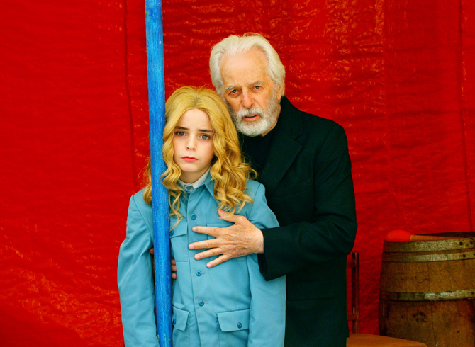 《现实之舞》海报