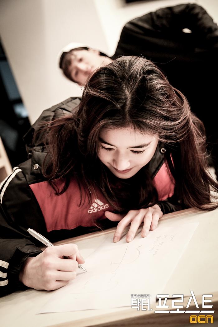 《弗罗斯特医生》剧照