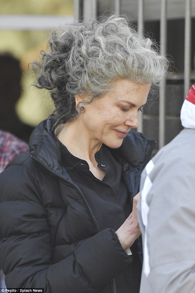 《谜湖之巅第二季》海报第30张图片