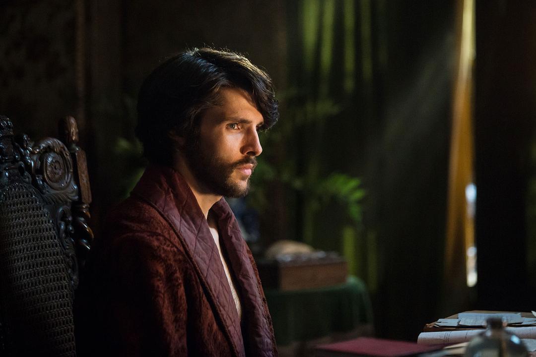 《生者与死者》剧照第12张图片