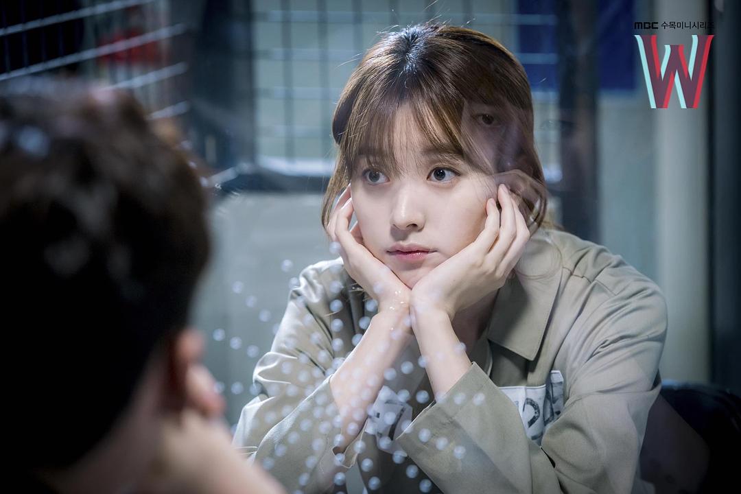 《W-两个世界》剧照第48张图片