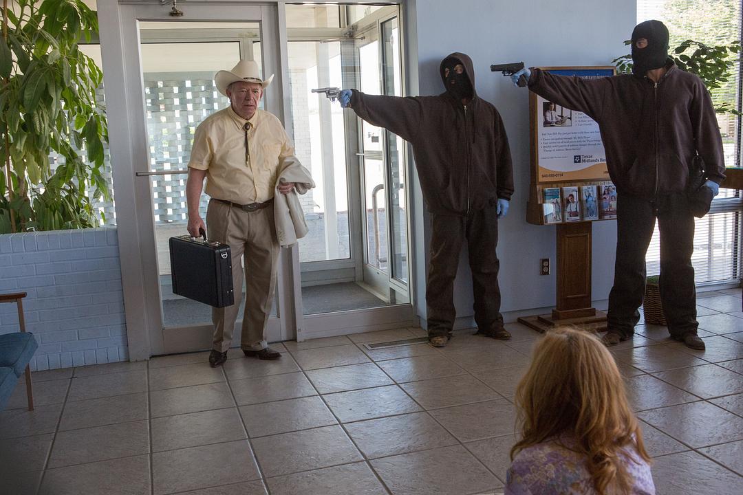 《赴汤蹈火》剧照第12张图片