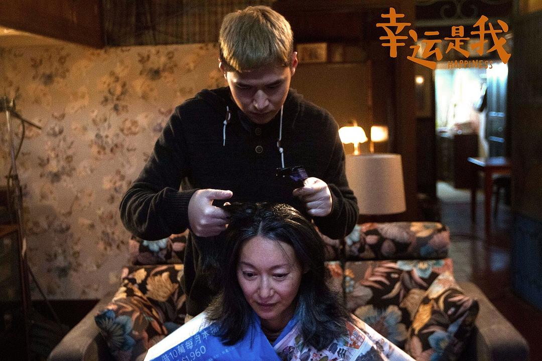 陈家乐照顾“患病”惠...