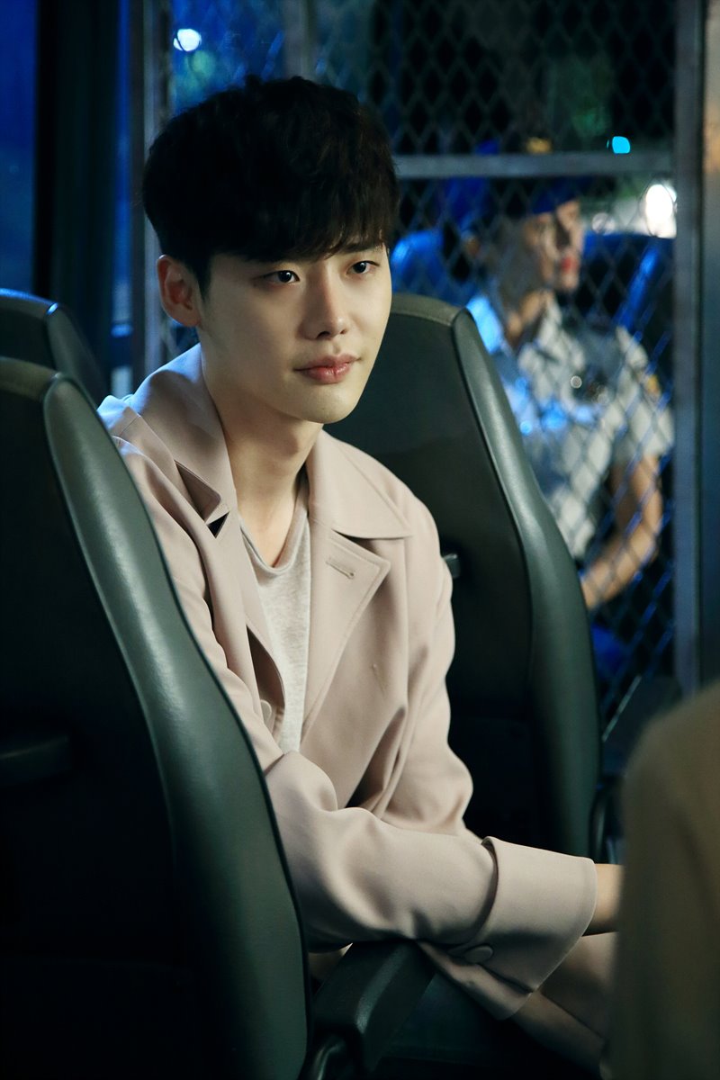 《W-两个世界》剧照第42张图片