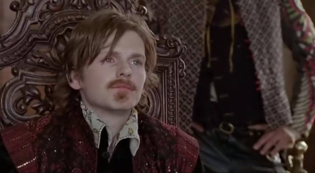 《童贞女王》剧照第25张图片