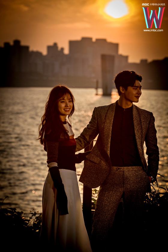 《W-两个世界》剧照第59张图片