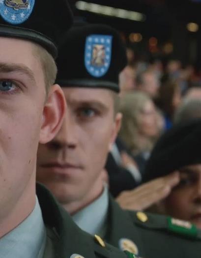 《比利·林恩的中场战事》海报第51张图片