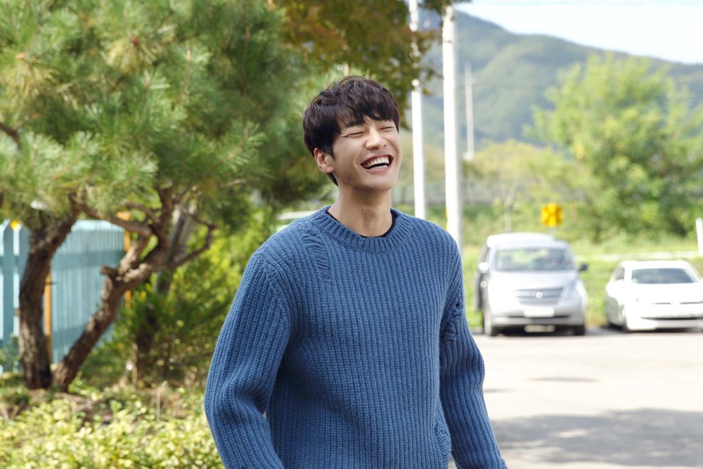 《住在我家的男人》海报第19张图片