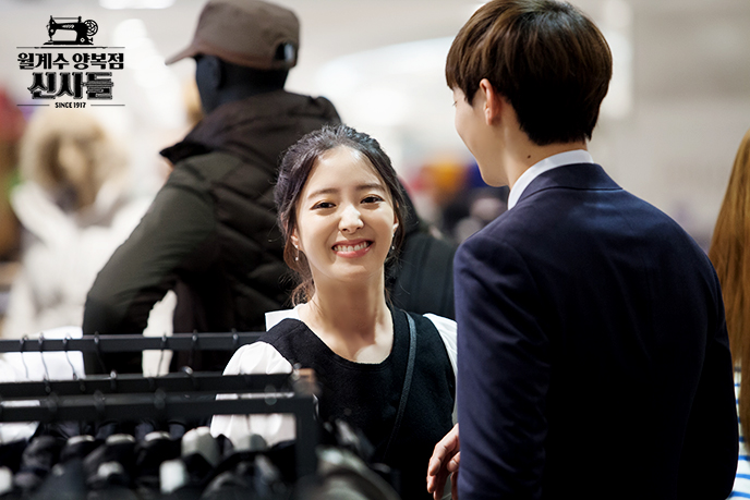 《月桂树西装店的绅士们》剧照第19张图片