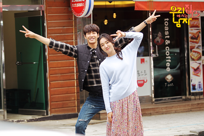 《住在我家的男人》海报第30张图片