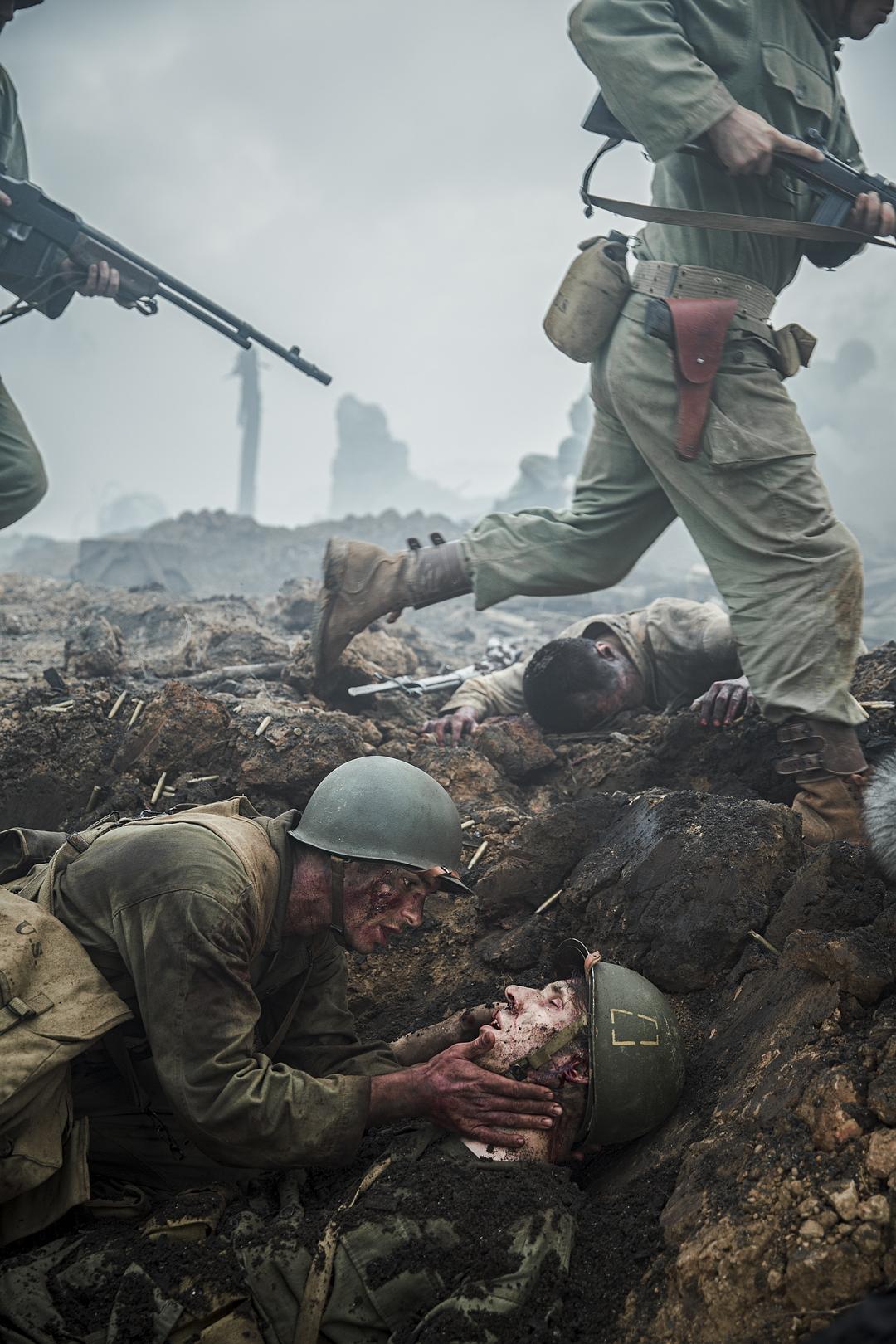 《血战钢锯岭》海报第28张图片