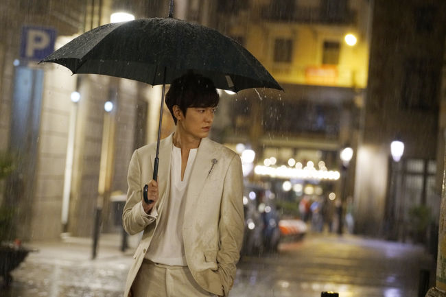 《蓝色大海的传说》剧照第54张图片