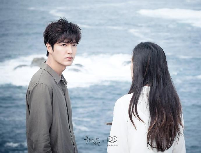 《蓝色大海的传说》剧照第29张图片