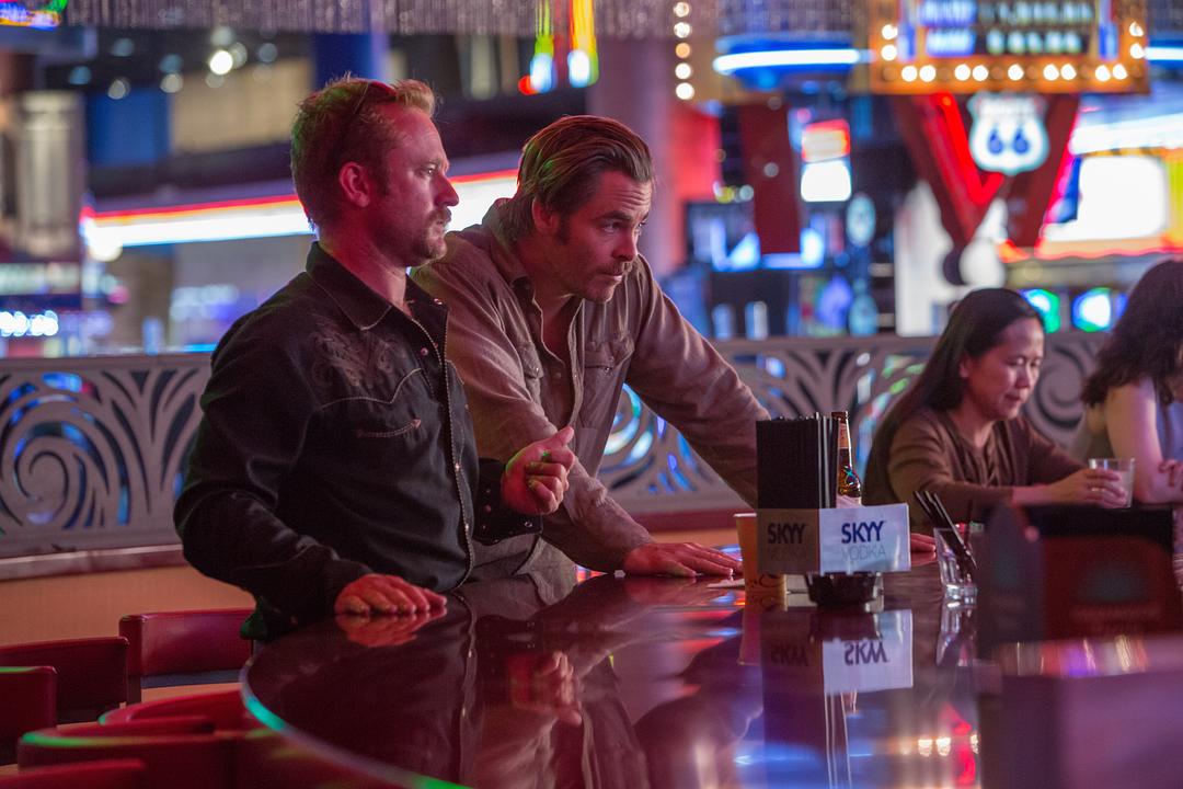 《赴汤蹈火》剧照第33张图片