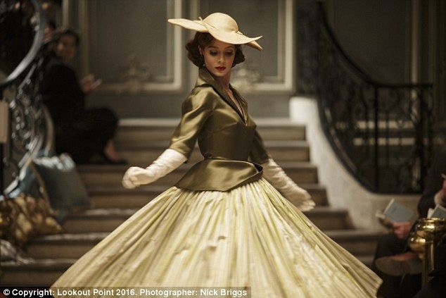 《时尚烟云》剧照